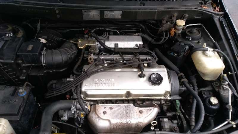 Mitsubishi Space Wagon (N30/N40) del que se desmontó esta pieza
