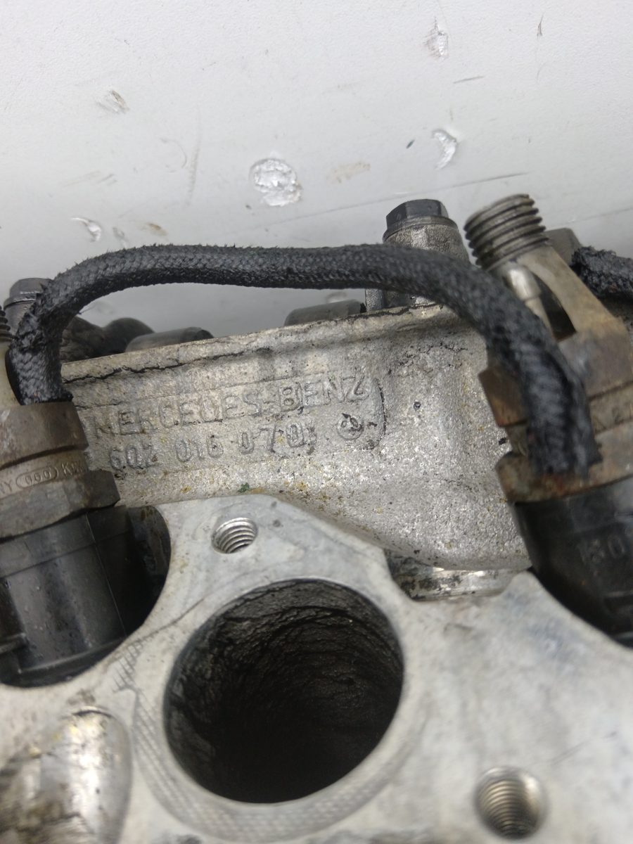 Tapa de Cilindros Mercedes-Benz Clase E (W124) 1984-1997
