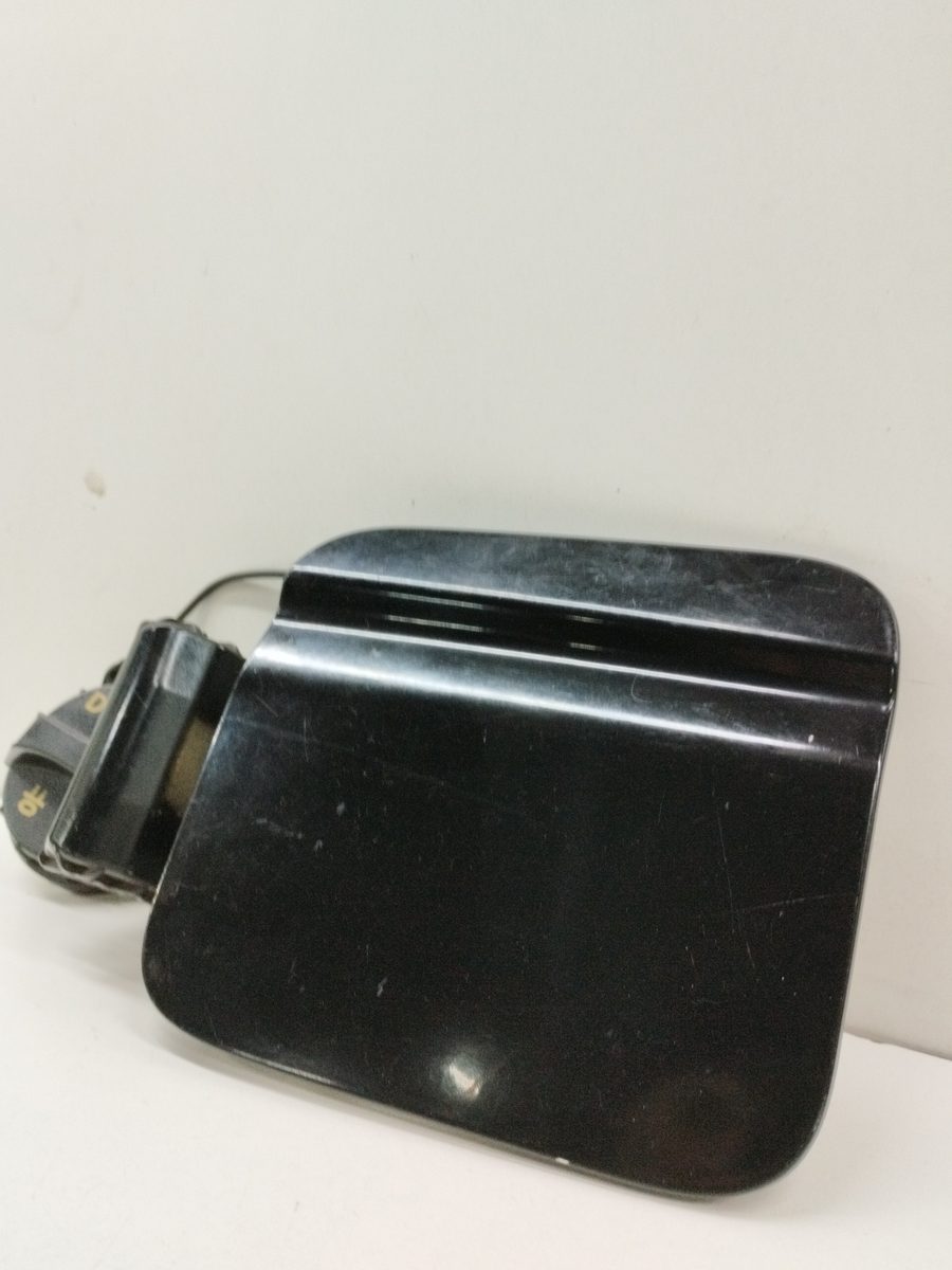 Tapa Exterior Combustible Kia Cerato 2004-2007