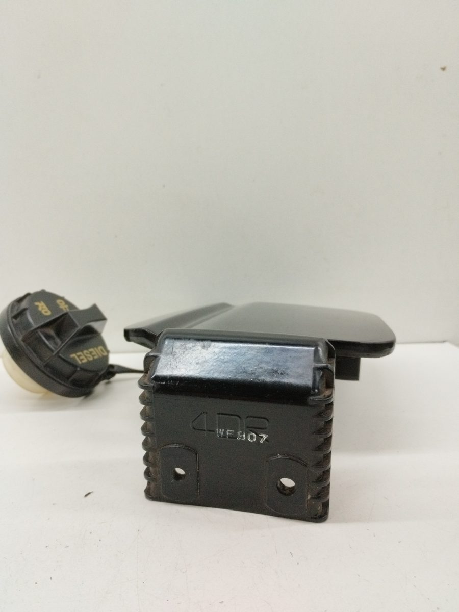 Tapa Exterior Combustible Kia Cerato 2004-2007