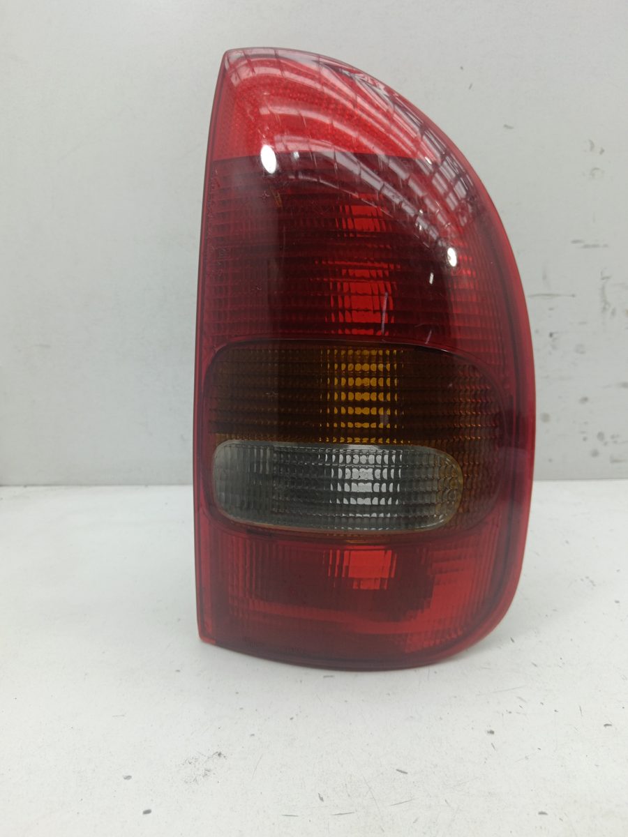 Farol Trasero Derecho Exterior Chevrolet Corsa B 1993-1997