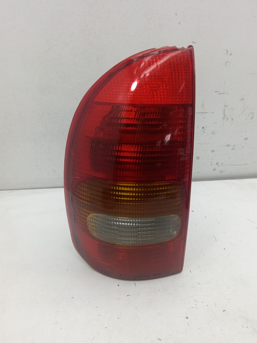 Farol Trasero Izquierdo Exterior Chevrolet Corsa B 1993-1997
