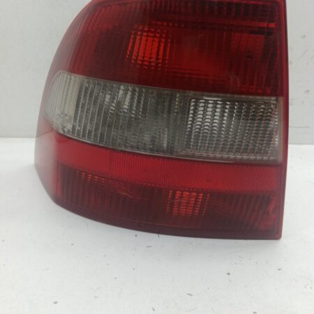 Farol Trasero Izquierdo Exterior Chevrolet Vectra A desde 1988