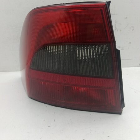 Farol Trasero Izquierdo Exterior Chevrolet Vectra B 1995-2002