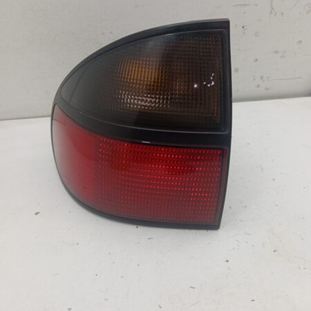 Farol Trasero Izquierdo Exterior Renault Laguna (B56) 1994-1998